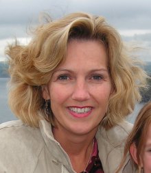 Hellen Davis (nee Cowie)